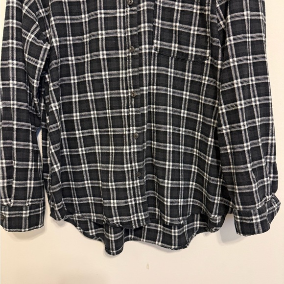 2/$15 Universal Thread - Black White Plaid Flannel Button Down Shirt XL - Picture 4 of 9